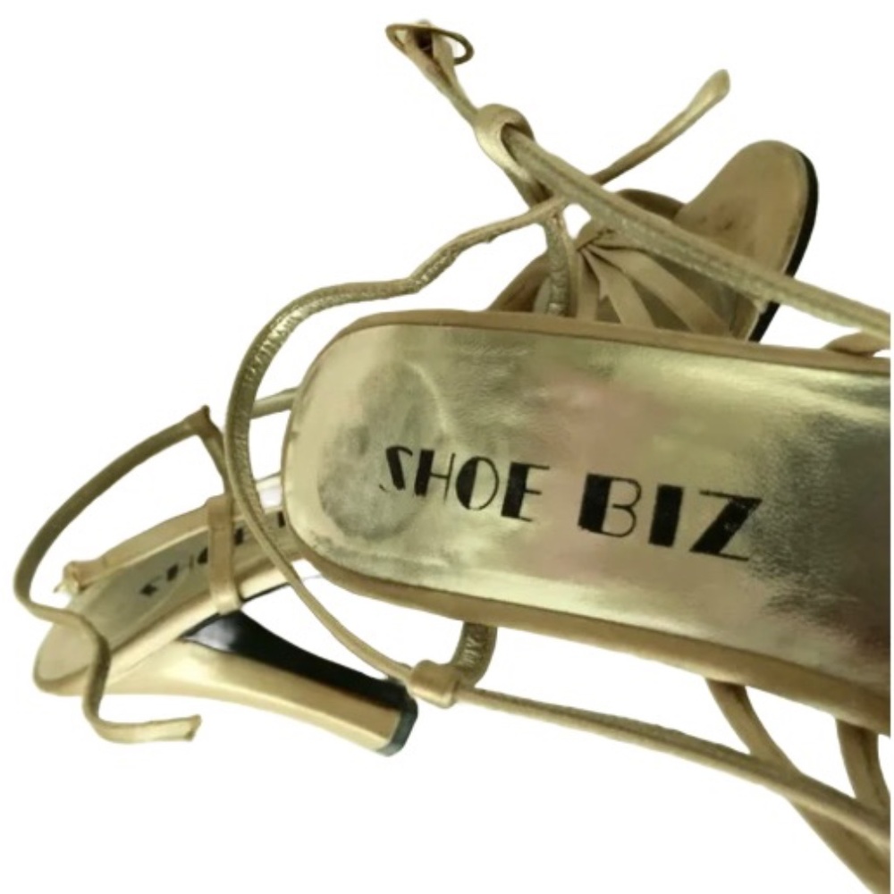 Henri Bendel. Shoe Biz. 7.5 N